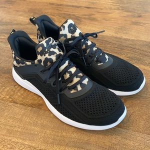 Women’s APL TechLoom Tracer Leopard Print Size 8.5